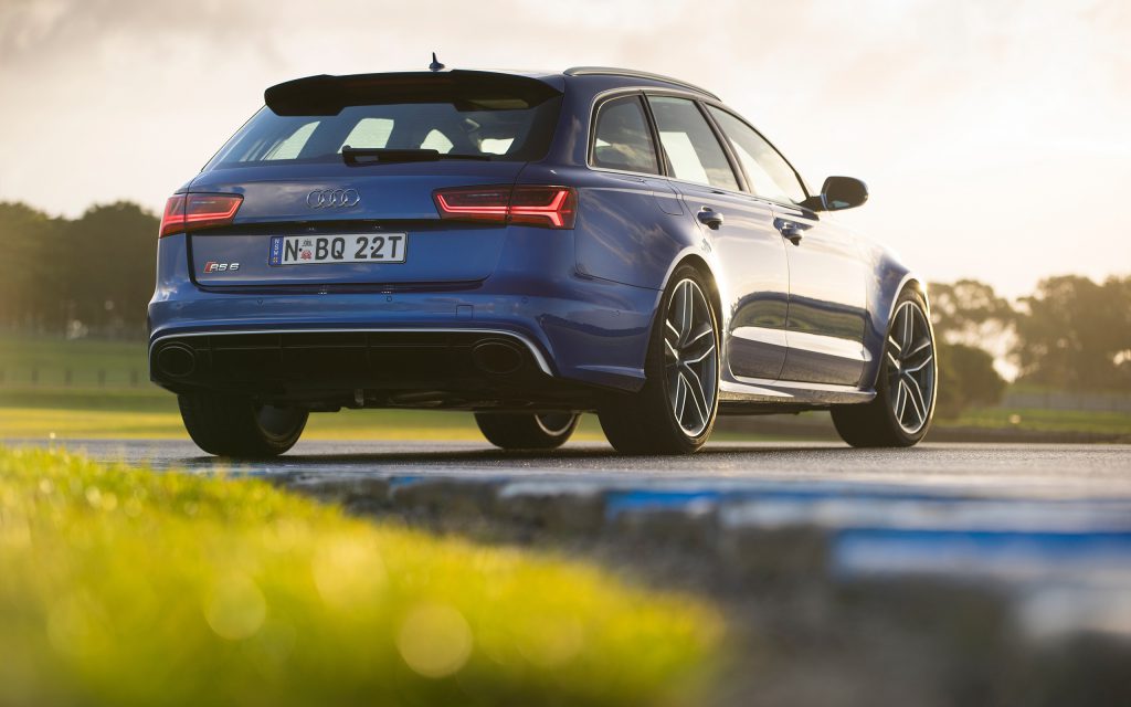 Audi RS6 för sidan om AV Service